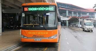 Thứ trưởng Giao thông yêu cầu thêm xe buýt chạy đêm ở sân bay Nội Bài