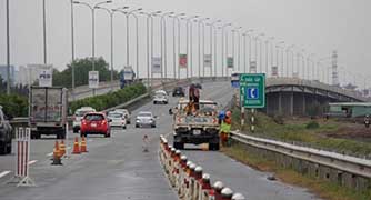 Lưu thông trên cao tốc thế nào an toàn?