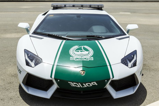 Việc tiếp nạp Lamborghini Aventador v&agrave;o d&agrave;n xe tuần tra chứng tỏ độ "d&acirc;n chơi" của cảnh s&aacute;t Dubai - Ảnh: AP. 