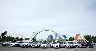 GM Việt Nam tạo cơ hội khách hàng cầm lái Chevrolet Captiva Revv