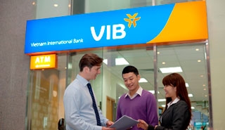 VIB ưu đãi khách hàng mua Mercedes Benz tại Vietnam Star