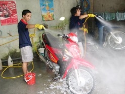 Những lưu ý khi rửa xe máy