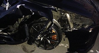 Khi Nissan GT-R nổ lốp ở...327km/giờ