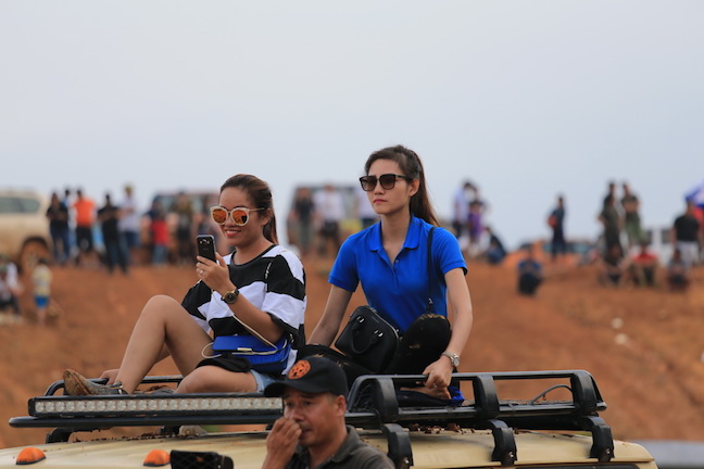 voc 2016 an tuong nhung quotbong hongquot tren san choi off road