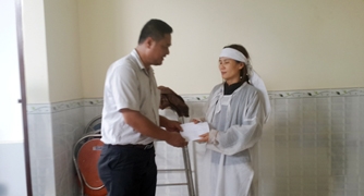 Cộng đồng Otofun tổ chức thăm viếng và trao quà gia đình liệt sỹ Dương Văn Bắc