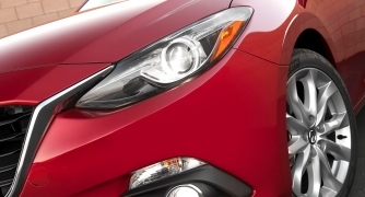 Mazda trình diễn công nghệ đèn LED thích ứng
