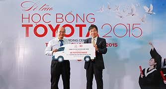Toyota Việt Nam tiếp tục trao học bổng cho sinh viên Việt