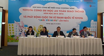 Toyota Việt Nam cùng các em nhỏ học An toàn giao thông