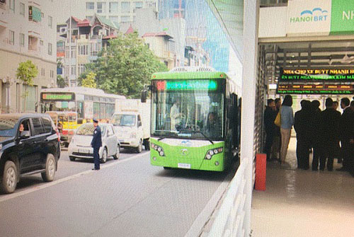 Phạt nguội xe lấn làn dành riêng cho buýt nhanh
