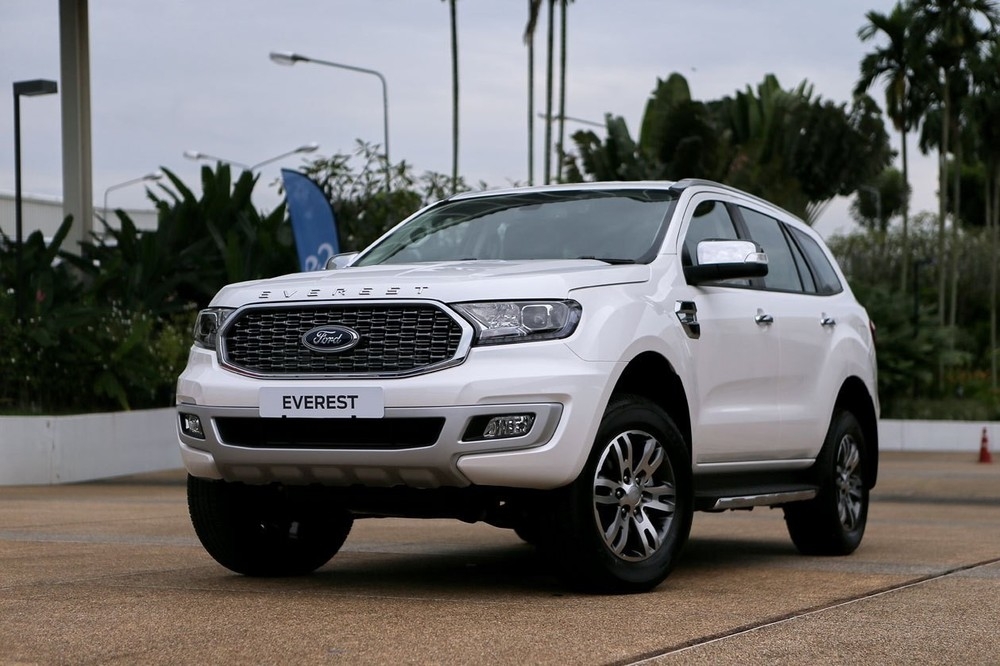 Ford Everest giảm hơn 100 triệu đồng