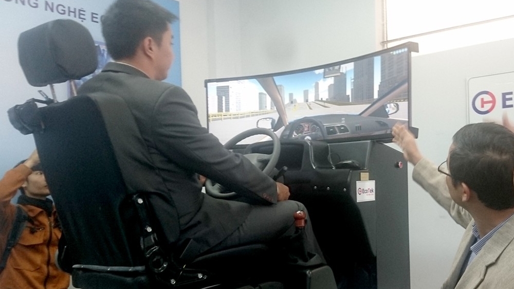 Lùi thời hạn dạy lái ô tô bằng phần mềm mô phỏng đến 31/12 năm nay
