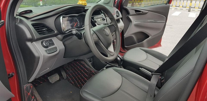 VinFast Fadil chạy gần 10.000km bán lại giá ngang ngửa xe mới