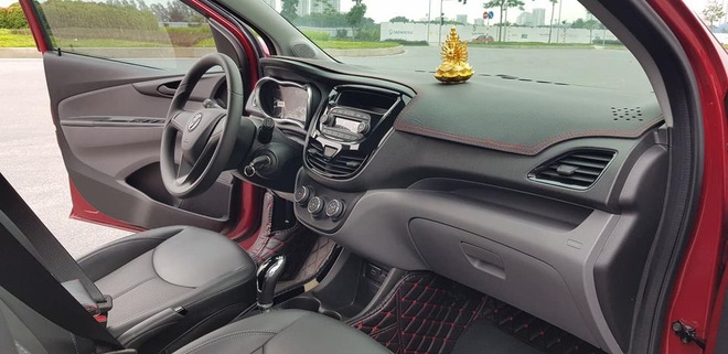 VinFast Fadil chạy gần 10.000km bán lại giá ngang ngửa xe mới