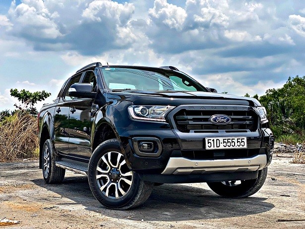 Những chiếc Ford Ranger trúng biển ngũ quý tăng giá gấp ba