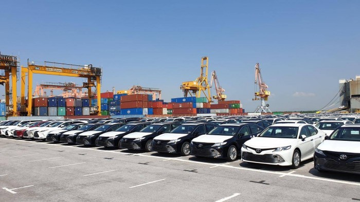 Ô tô nhập khẩu về Việt Nam tăng tốc trở lại