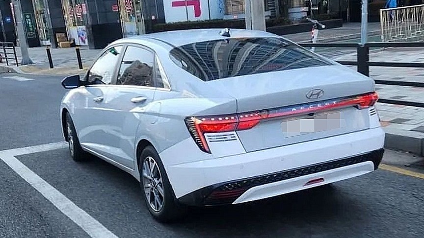 Hyundai Accent 2023 lộ diện trên đường phố, diện mạo như xe hạng C
