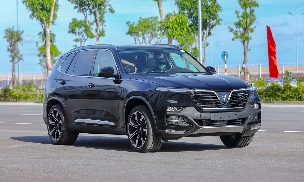 o to nhap khau dua nhau tang phi truoc ba