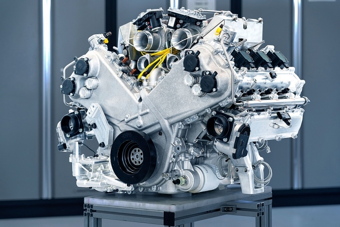 Aston Martin "khoe" động cơ V6 đầu tiên tự làm sau hơn 50 năm