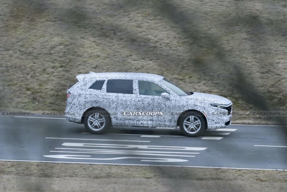 Honda CR-V 2023 lần đầu tiên lộ diện với kích thước lớn