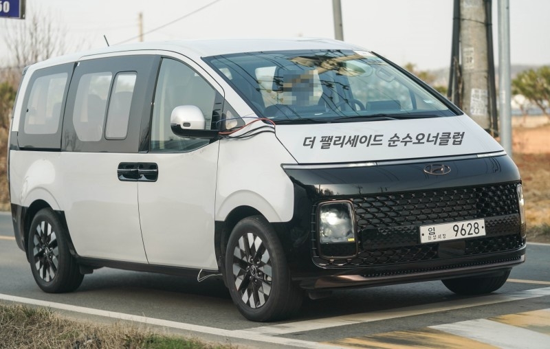 MPV mới nhất nhà Hyundai lộ diện trên đường thử