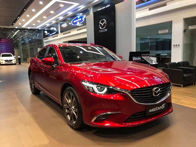 Mazda 6 Premium 2020 đang được đại lý giảm giá 100 triệu đồng