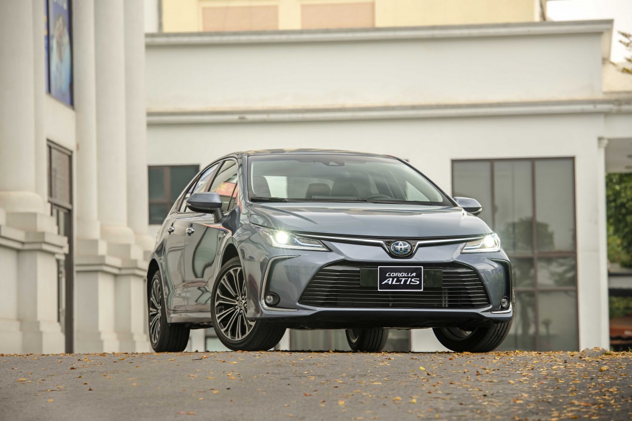 Giá lăn bánh Toyota Corolla Altis 2022 từ 813 triệu đồng