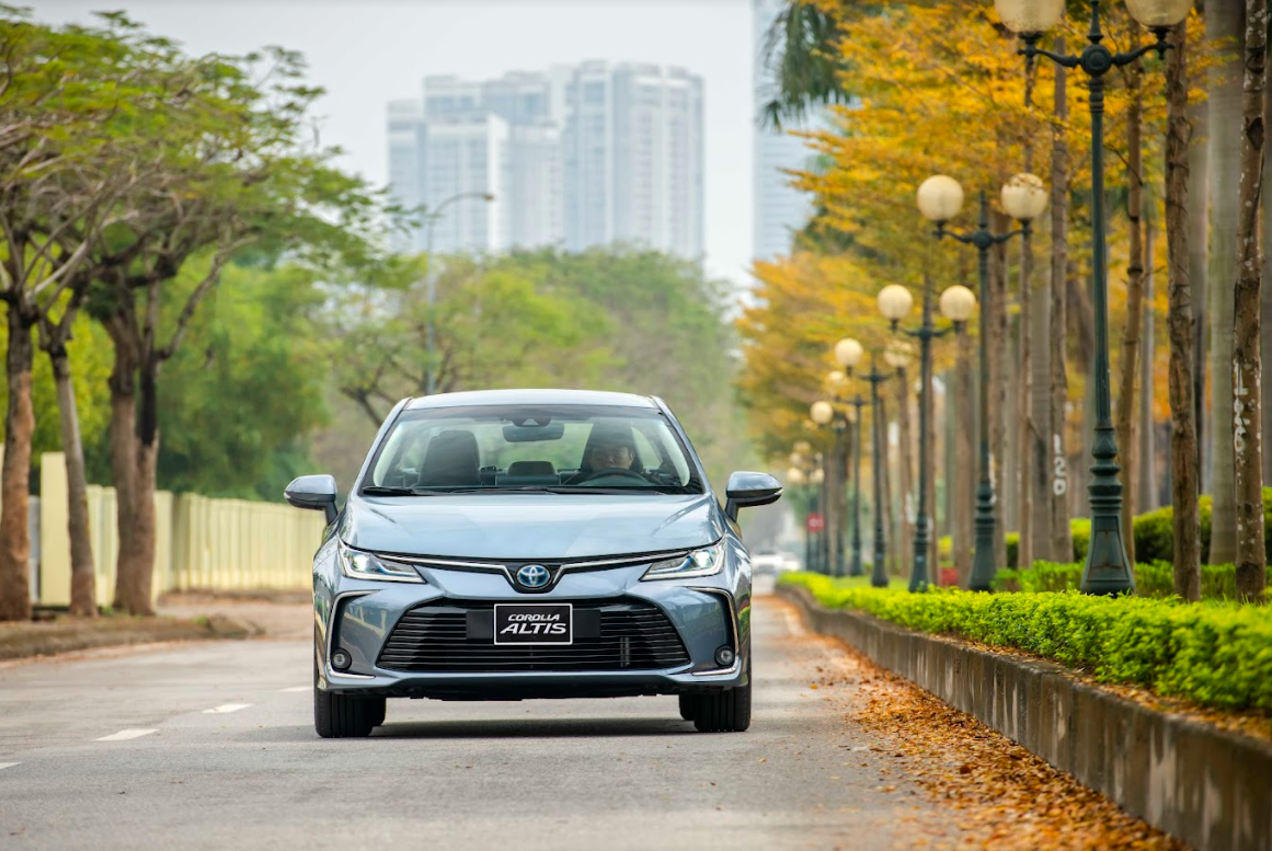 Toyota Corolla Altis mất 5 tháng để leo lên đỉnh phân khúc