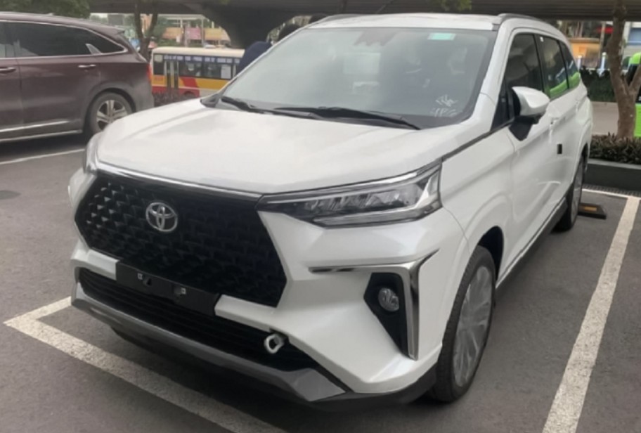 Ngày 22/3, Toyota Veloz chính thức ra mắt Việt Nam