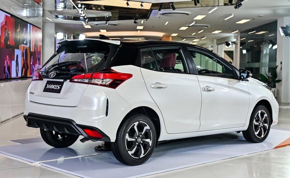 Thiết kế đầu xe Toyota Yaris 2023 vừa ra mắt giống hệt Vios sắp về Việt Nam