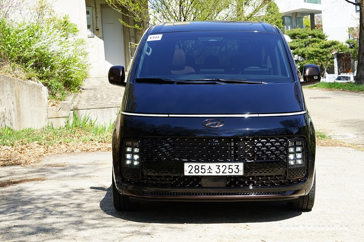 Ảnh thực tế MPV Hyundai Staria vừa ra mắt
