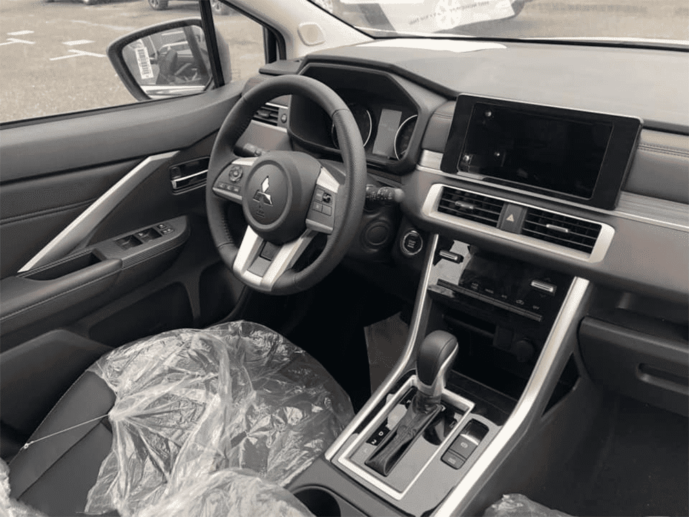 Mitsubishi Xpander 2022 chạy thử trên đường ngay sau khi cập cảng