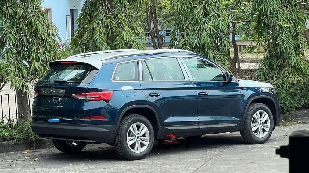 Skoda Kodiaq vừa xuất hiện tại Việt Nam có gì để đấu với Hyundai Santa Fe?
