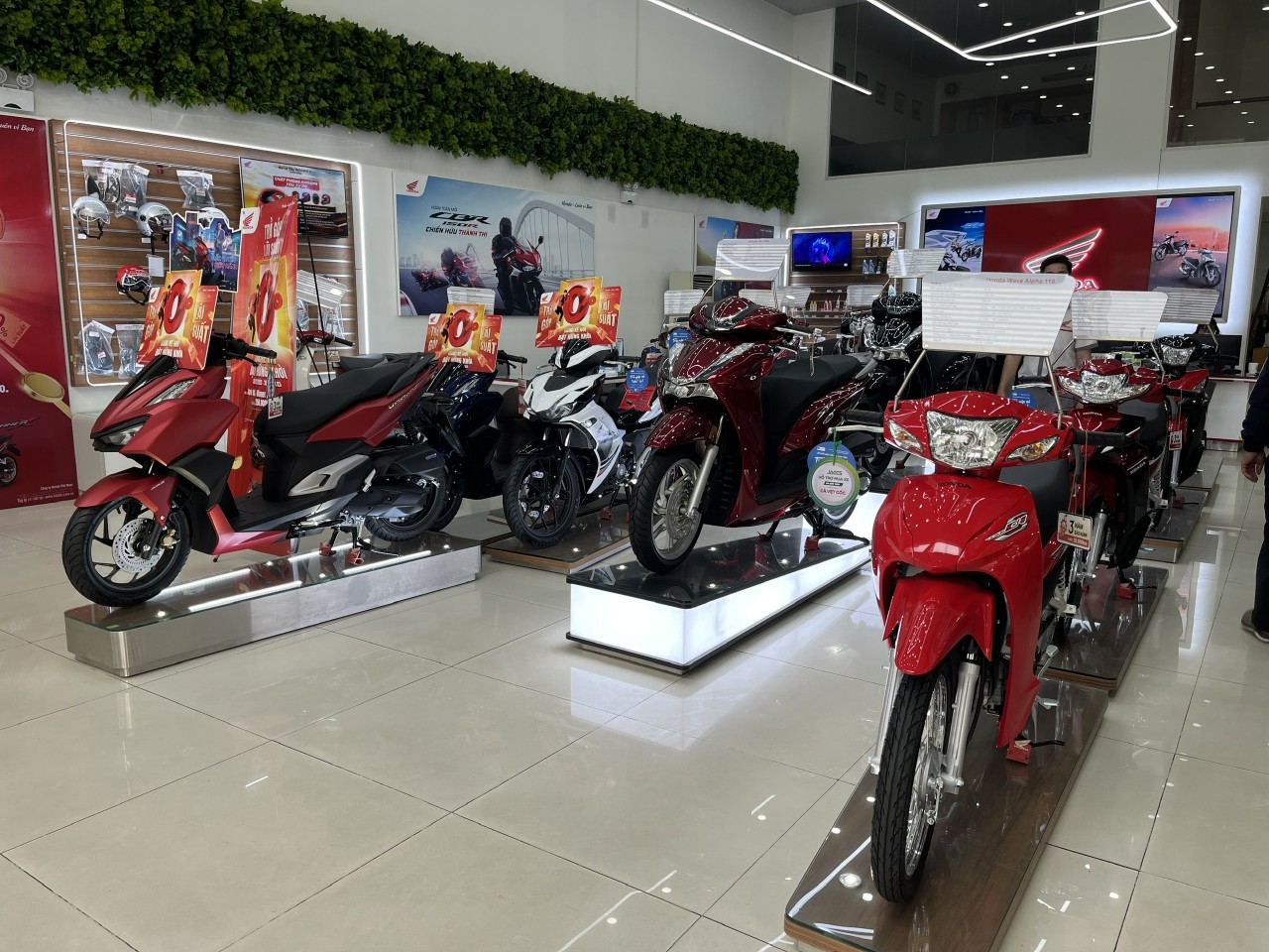 Xe máy Honda, Yamaha ồ ạt giảm giá cứu doanh số