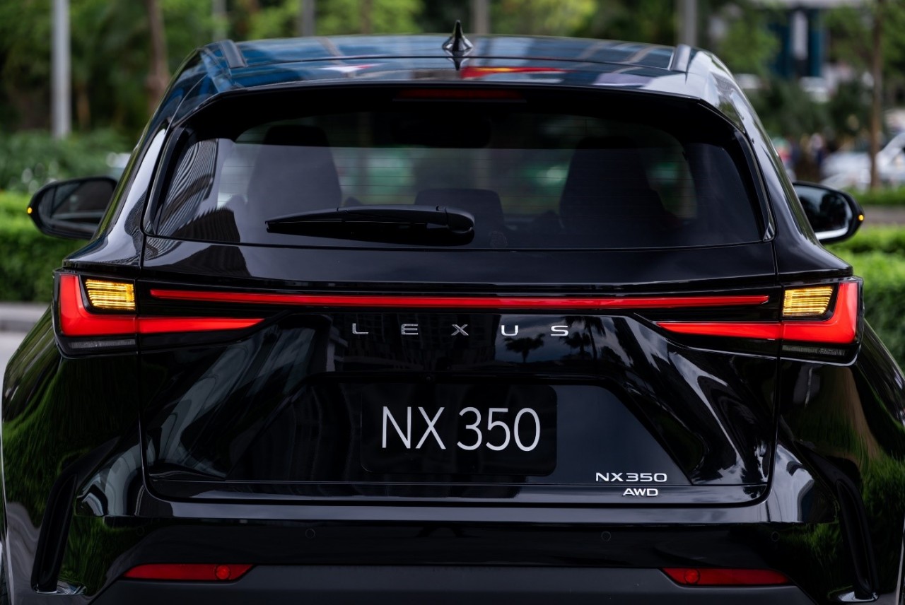 Lexus NX350h - Cỗ máy "độc đáo" dành cho người tiên phong