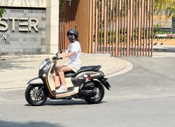 Đánh giá Honda Scoopy của nữ chủ nhân cá tính: Xe kén khách nhưng ai mua rồi sẽ không biết chán
