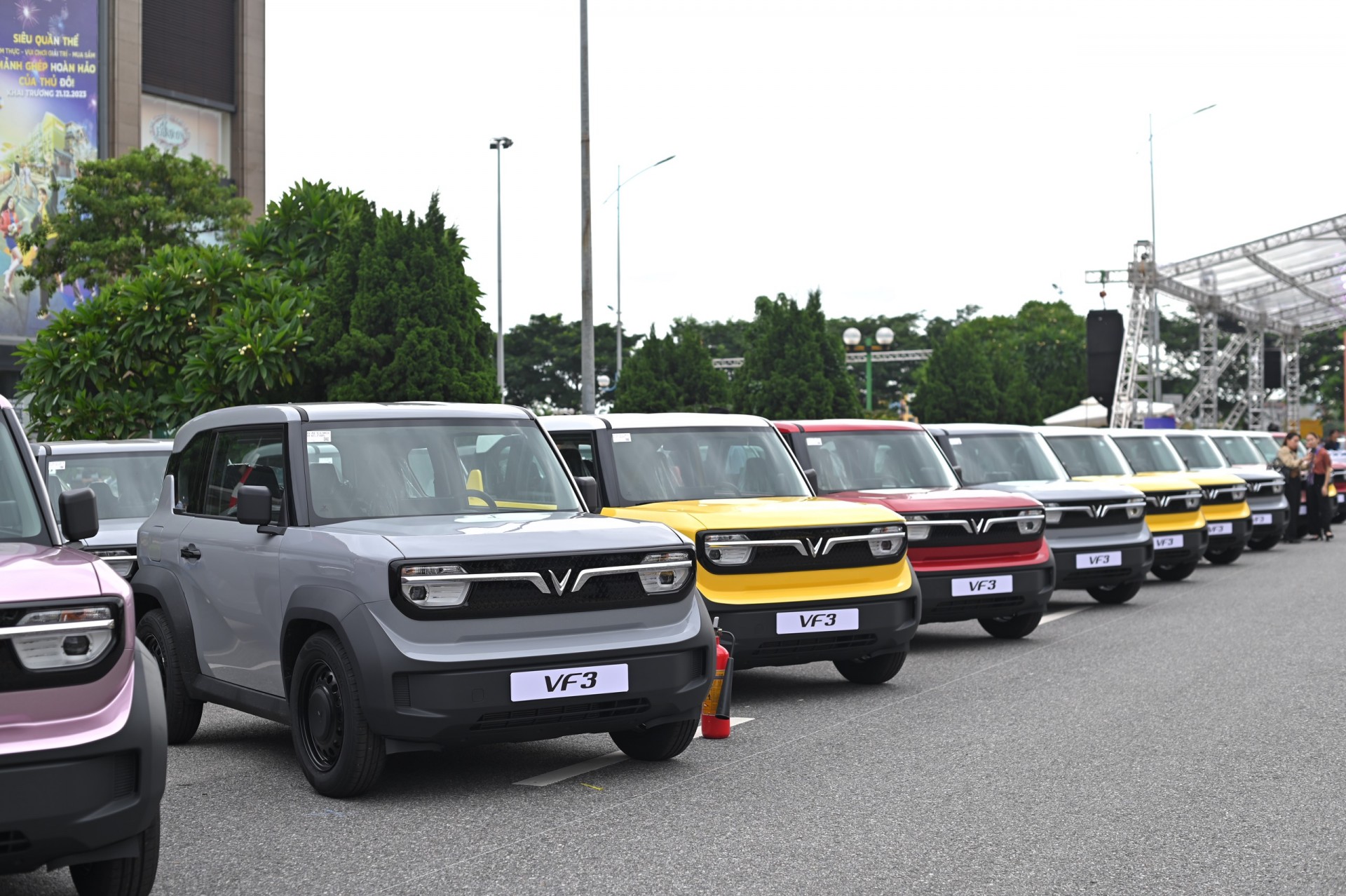 VinFast lập kỷ lục lượng xe bán ra giữ ngôi đầu thị trường 15 tháng liên tiếp