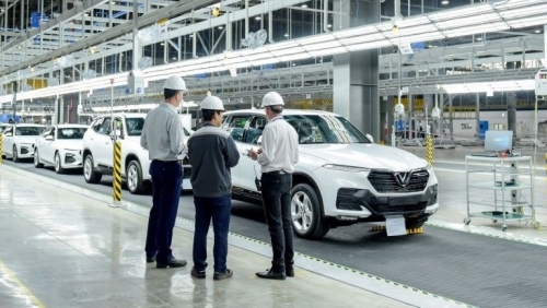 Ô tô nội xuất xưởng gấp 3,5 lần xe nhập khẩu trong 6 tháng đầu năm