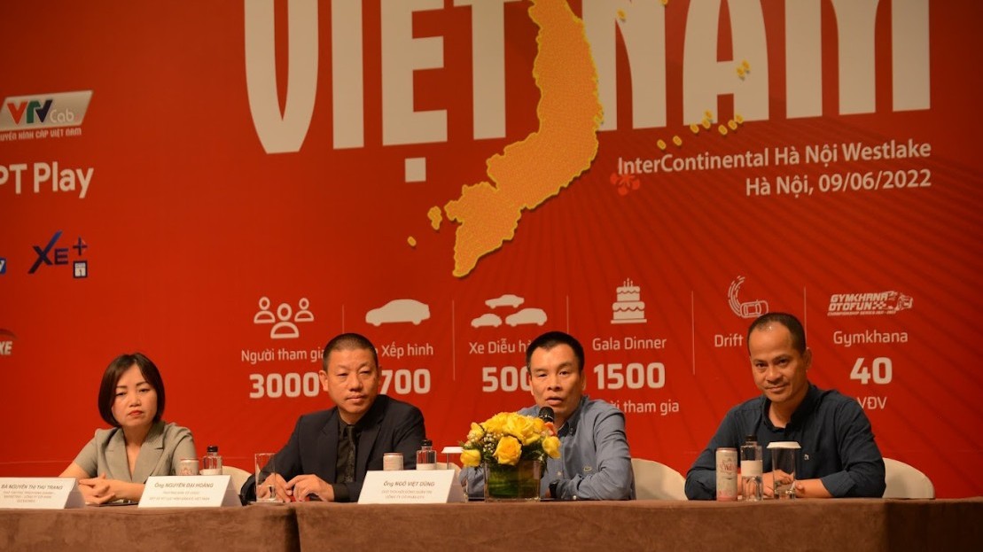 Gặp gỡ báo chí công bố chương trình xếp xe kỷ lục hình bản đồ Việt Nam