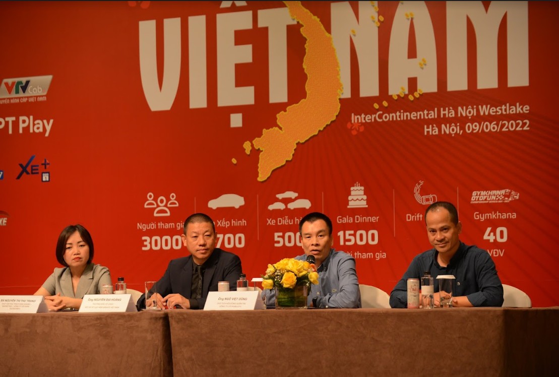Gặp gỡ báo chí công bố chương trình xếp xe kỷ lục hình bản đồ Việt Nam