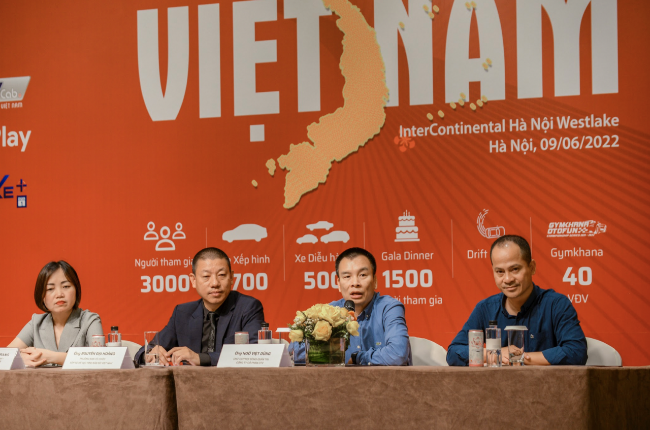 Ban Tổ chức chương trình Xếp xe kỷ lục hình bản đồ Việt Nam giải đáp thắc mắc