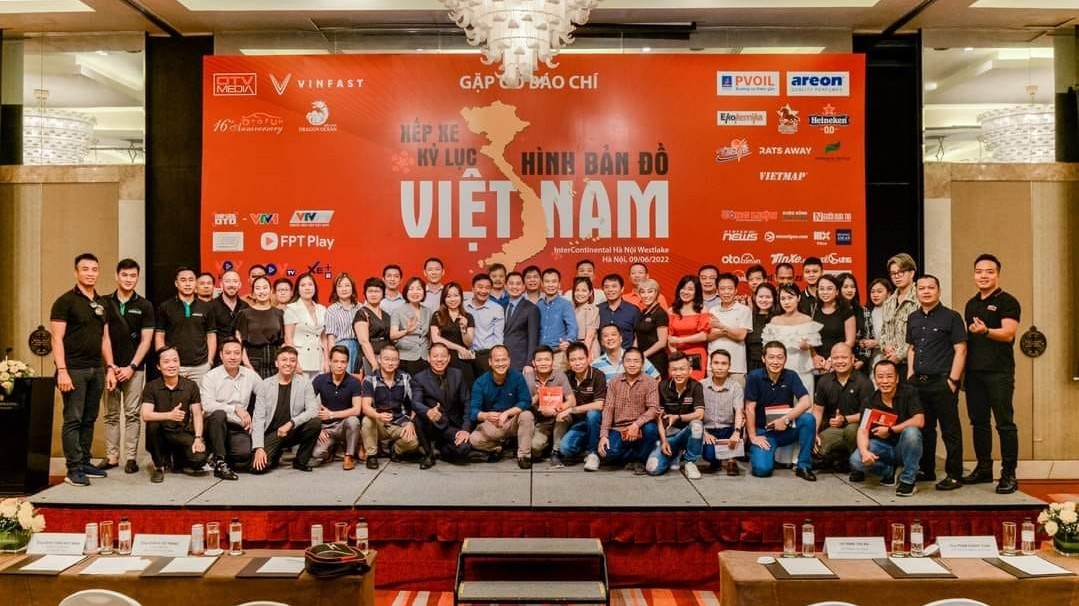 Thành viên tham gia nói gì về sự kiện xếp xe kỷ lục hình bản đồ Việt Nam?