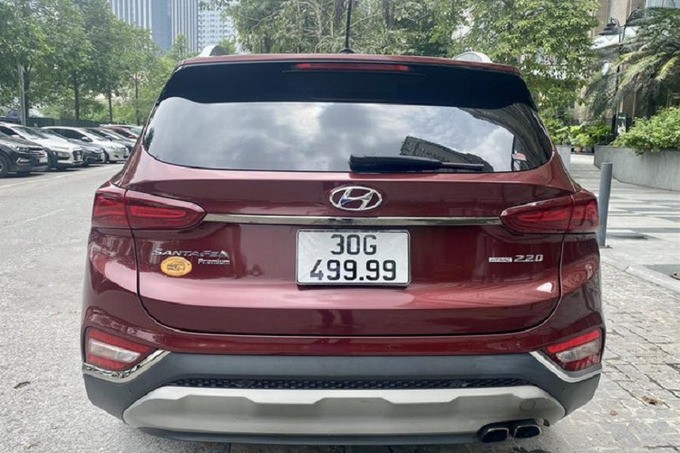 Hyundai Santa Fe 2020 biển tứ quý bán chênh lên 200 triệu sau một năm sử dụng