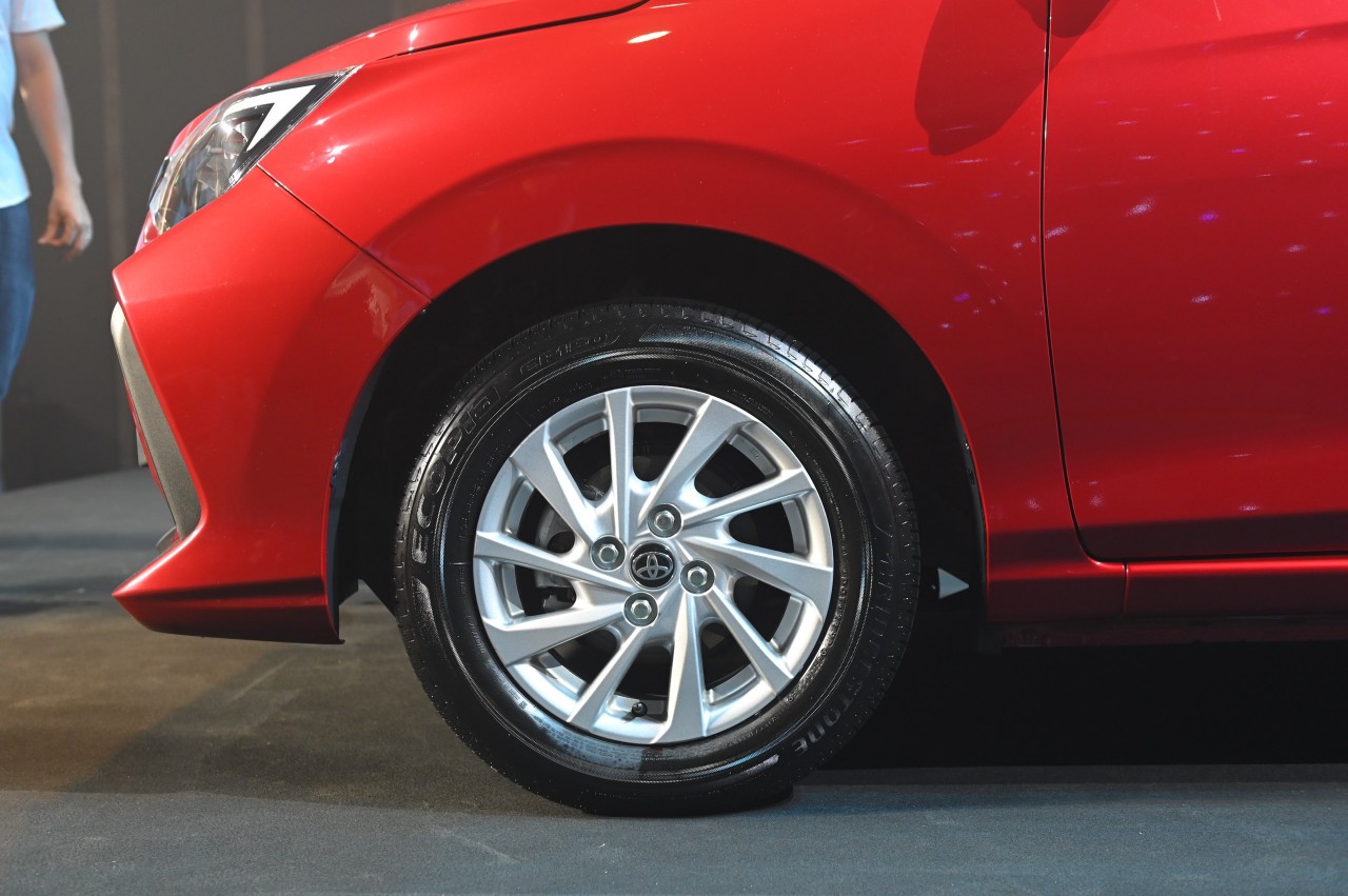 Mâm xe Toyota Wigo 2023 dạng đa chấu thể thao