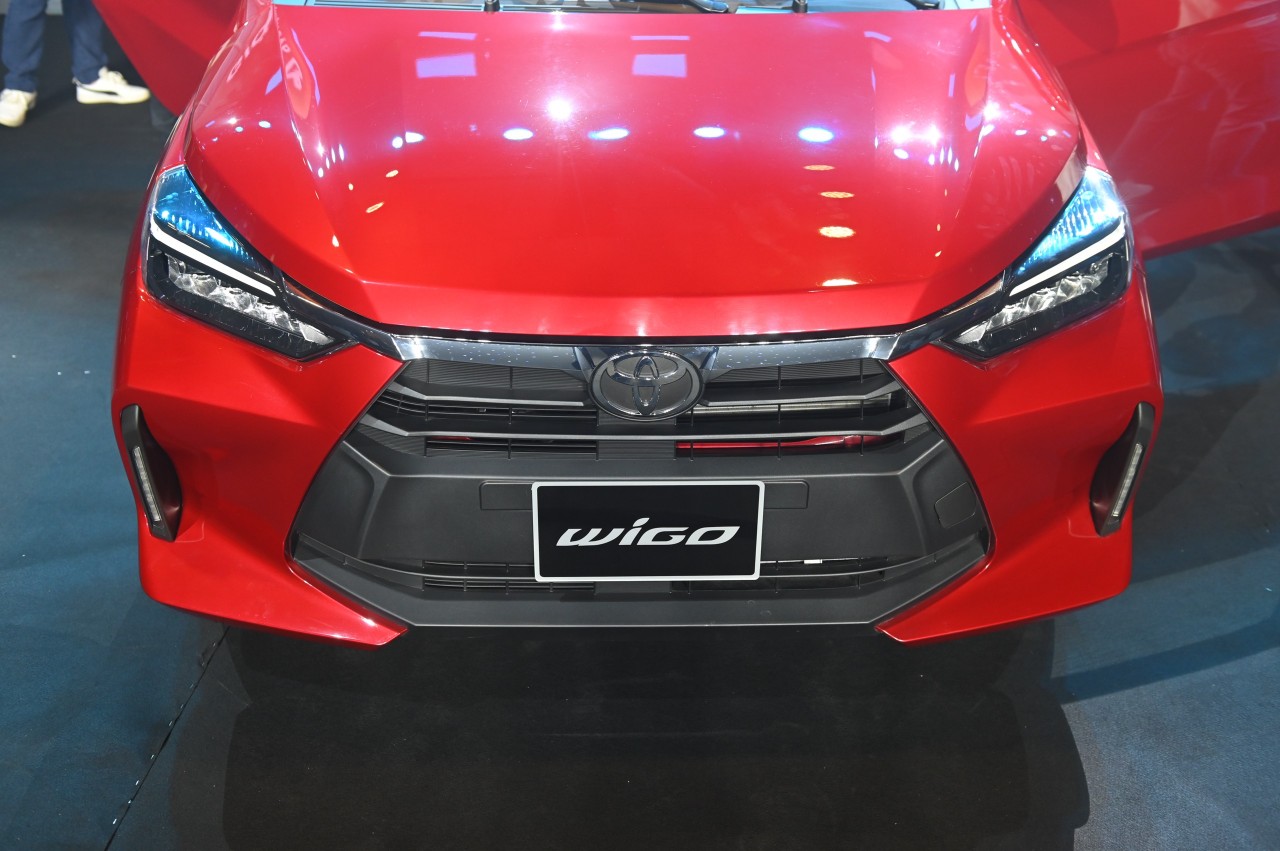 Phần đầu xe Toyota Wigo 2023 đã lột xác so với thế hệ cũ