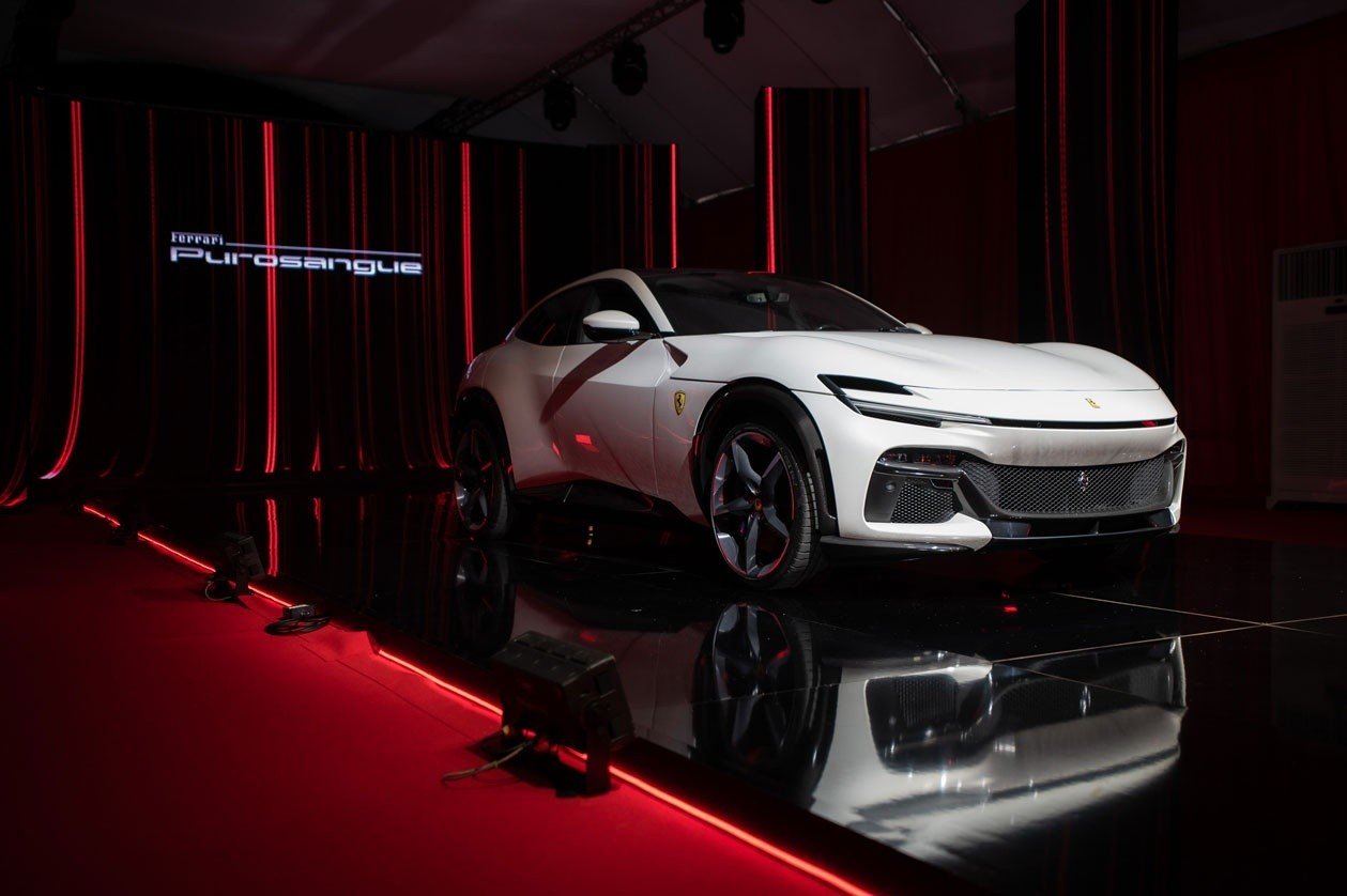 Loạt xe sang gầm cao ra mắt Việt Nam trong tuần này Loạt xe sang gầm cao ra mắt Việt Nam trong tuần này