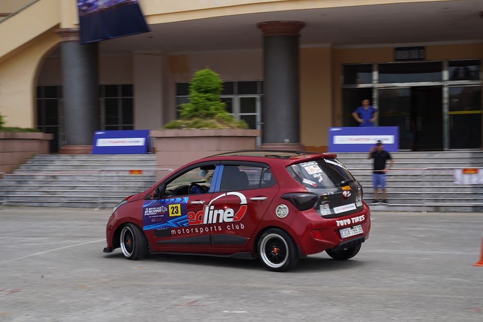 tc motor gymkhana championship by otofun cac vdv tich cuc tap luyen truoc vong phan hang