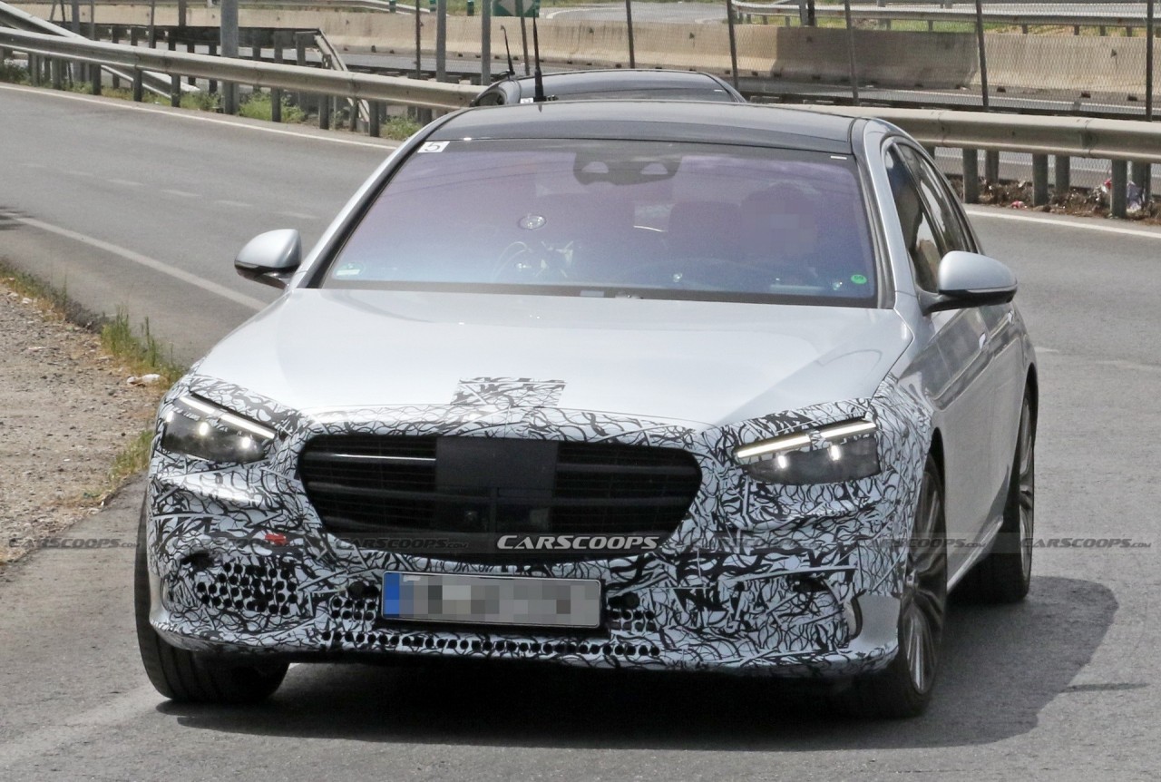 mercedes benz se ra mat mau xe dau tien co tui khi cho hang ghe sau