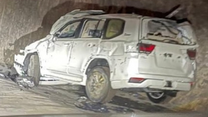 Chưa kịp đến tay khách hàng, Toyota Land Cruiser 2022 mới đã biến thành đống sắt vụn