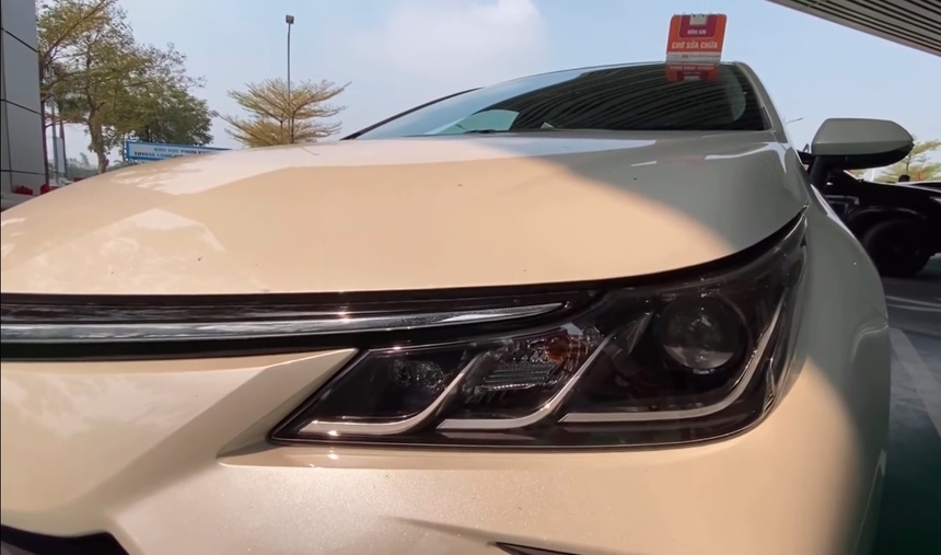 Cận cảnh Toyota Corolla Altis 2021 đầu tiên xuất hiện tại Việt Nam