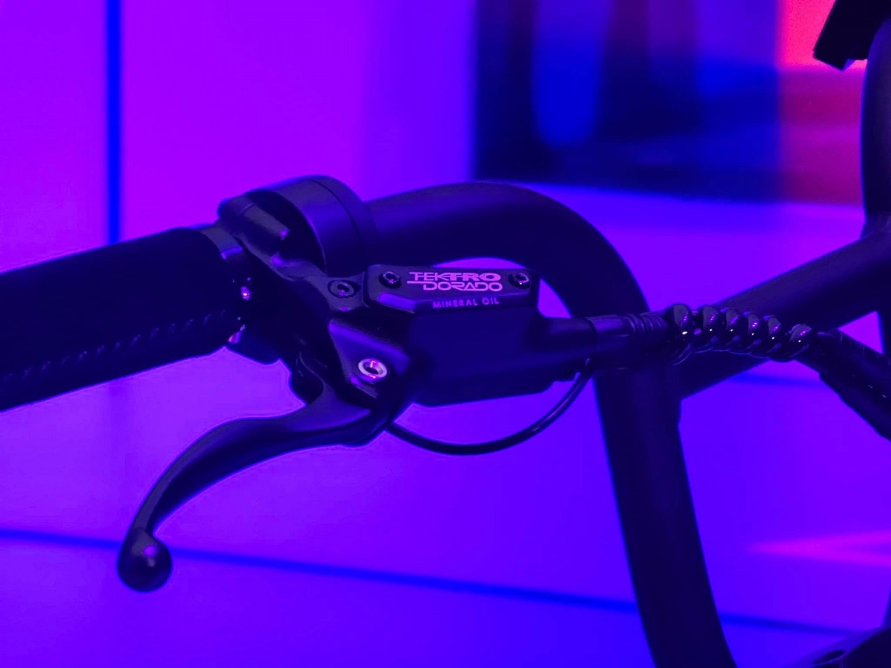 Chiêm ngưỡng xe đạp trợ lực điện VinFast vừa ra mắt với tốc độ 32 km/h, pin có thể tháo rời